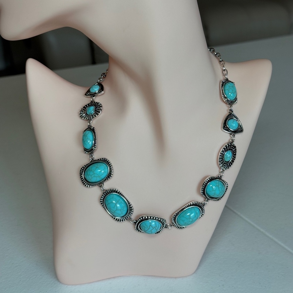 Classic Silver and Turquoise Stone Necklace